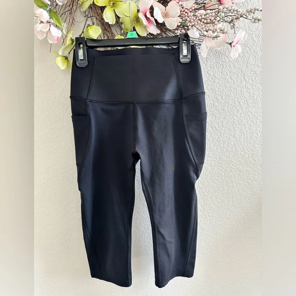 Gap Fit sculpt compression crop leggings size XS